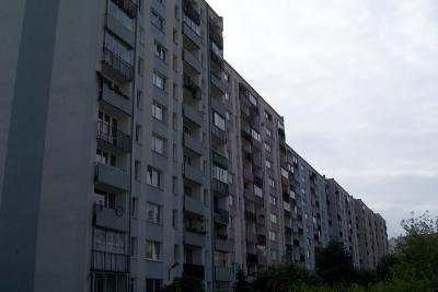 k,Mjk2NDA4OTMsMjI4NTkz,f,Blok_na_Reymonta_21_-_tu_mieszkala_Anna_do_konca_zycia__1_.JPG