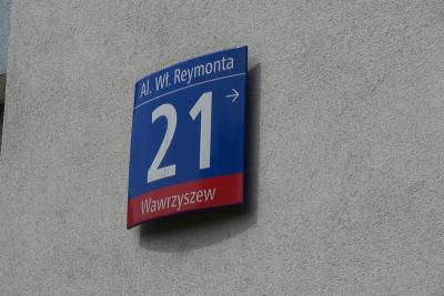 k,Mjk2NDA4OTMsMjI4NTkz,f,Blok_na_Reymonta_21_-_tu_mieszkala_Anna_do_konca_zycia__2_.JPG